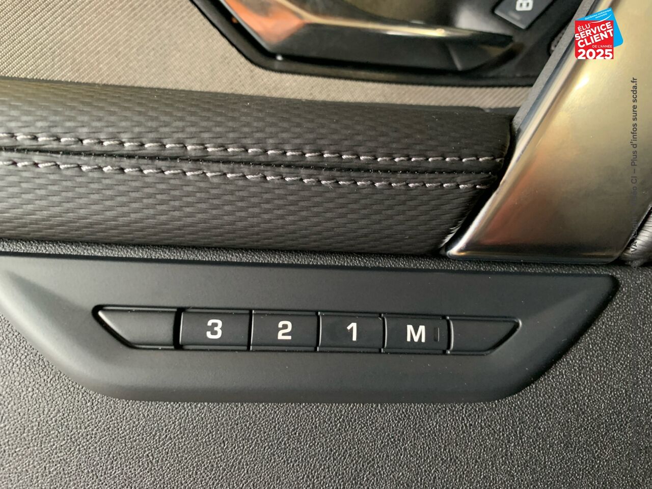 Véhicule d'occasion LAND-ROVER DISCOVERY SPORT 1.5 P300E 309CH DYNAMIC SE chez BMW Besançon