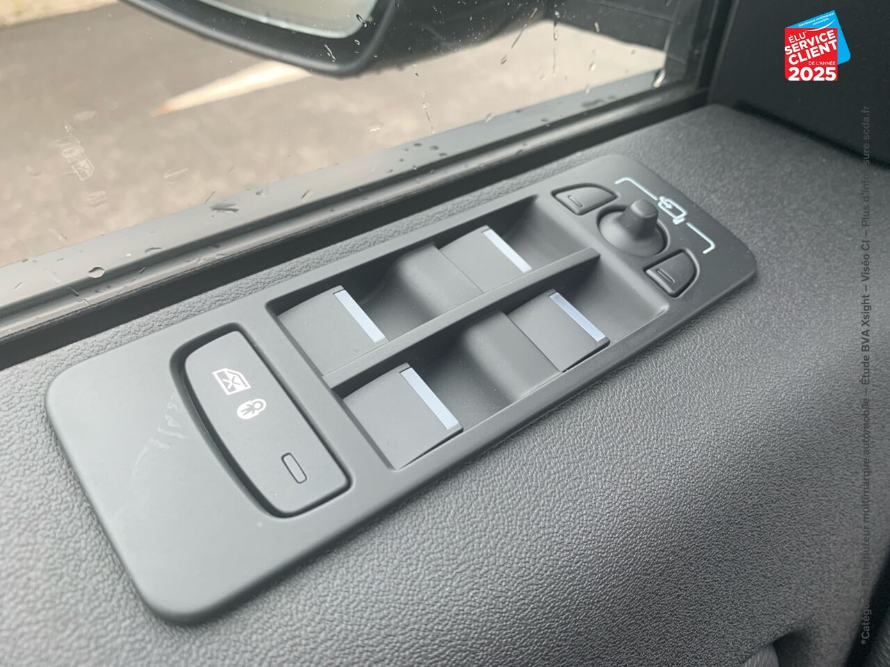 Véhicule d'occasion LAND-ROVER DISCOVERY SPORT 1.5 P300E 309CH DYNAMIC SE chez BMW Besançon