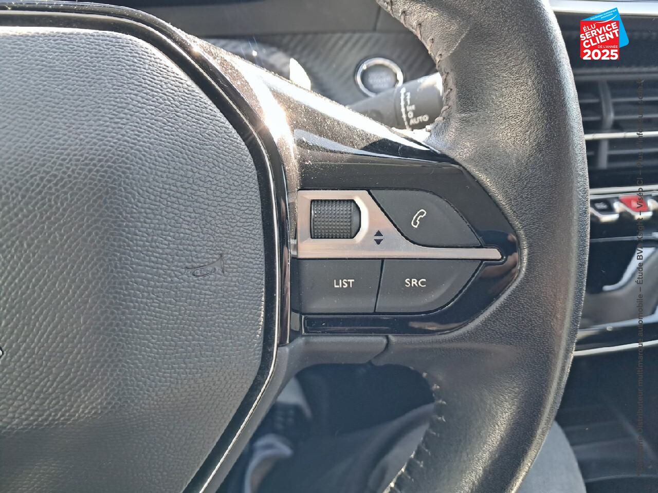 Véhicule d'occasion PEUGEOT 208 1.2 PURETECH 100CH S/S ALLURE CARPLAY chez Peugeot Charleville