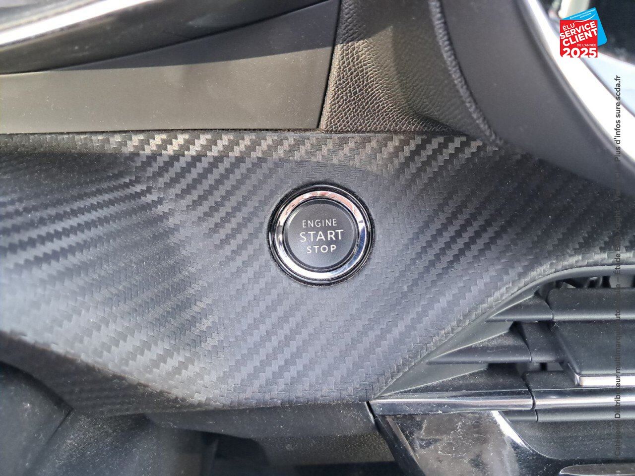 Véhicule d'occasion PEUGEOT 208 1.2 PURETECH 100CH S/S ALLURE CARPLAY chez Peugeot Charleville