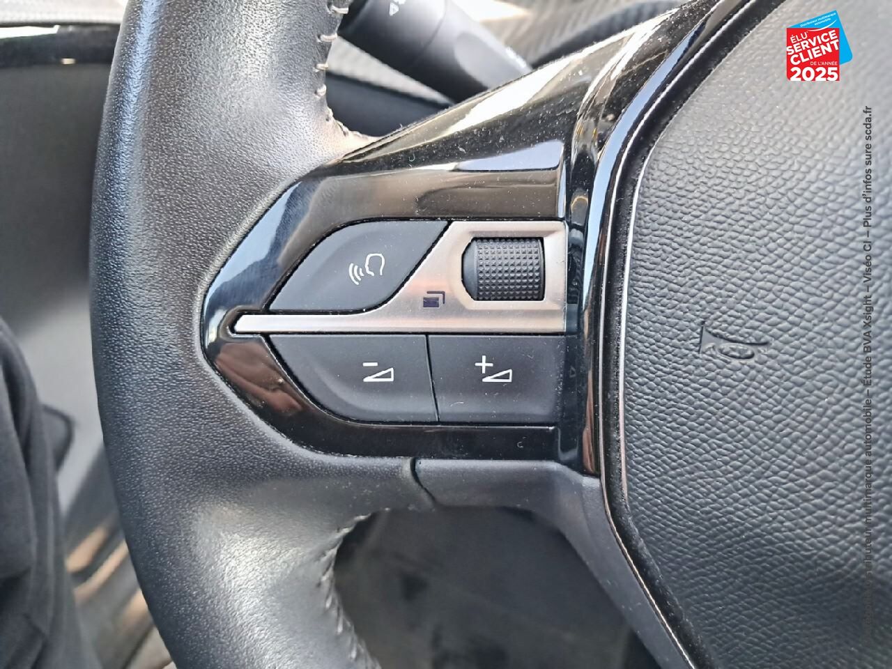 Véhicule d'occasion PEUGEOT 208 1.2 PURETECH 100CH S/S ALLURE CARPLAY chez Peugeot Charleville