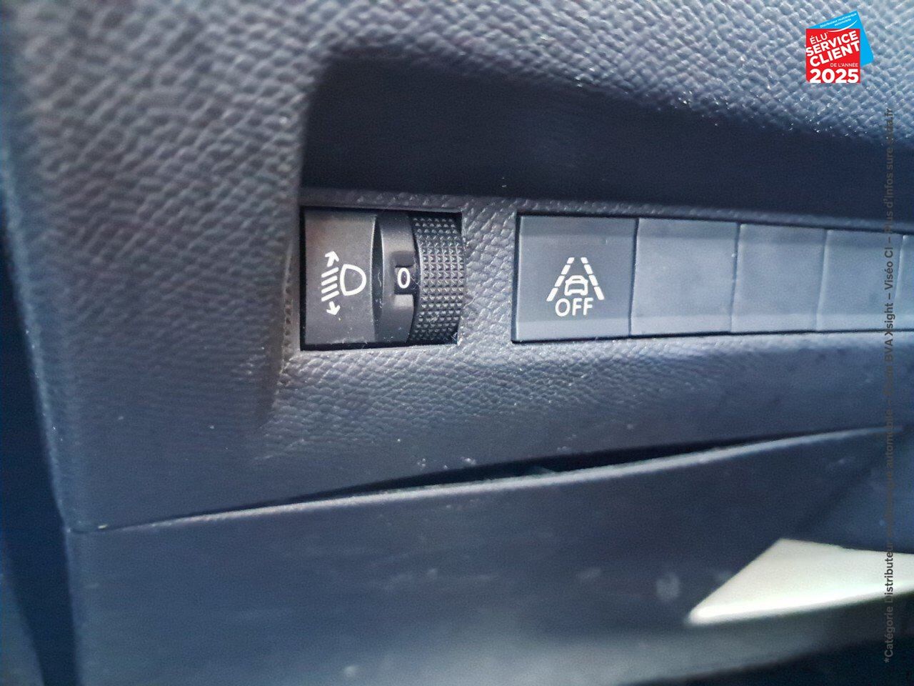 Véhicule d'occasion PEUGEOT 208 1.2 PURETECH 100CH S/S ALLURE CARPLAY chez Peugeot Charleville