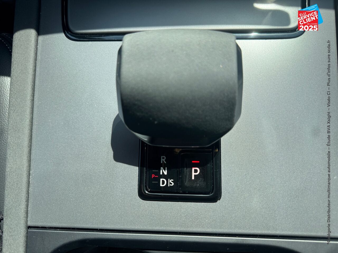 Véhicule d'occasion LAND-ROVER DISCOVERY SPORT 1.5 P300E 309CH DYNAMIC SE chez Toyota Verdun