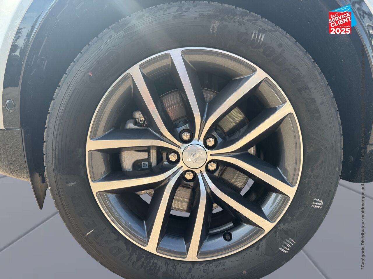 Véhicule d'occasion LAND-ROVER DISCOVERY SPORT 1.5 P300E 309CH DYNAMIC SE chez Toyota Verdun