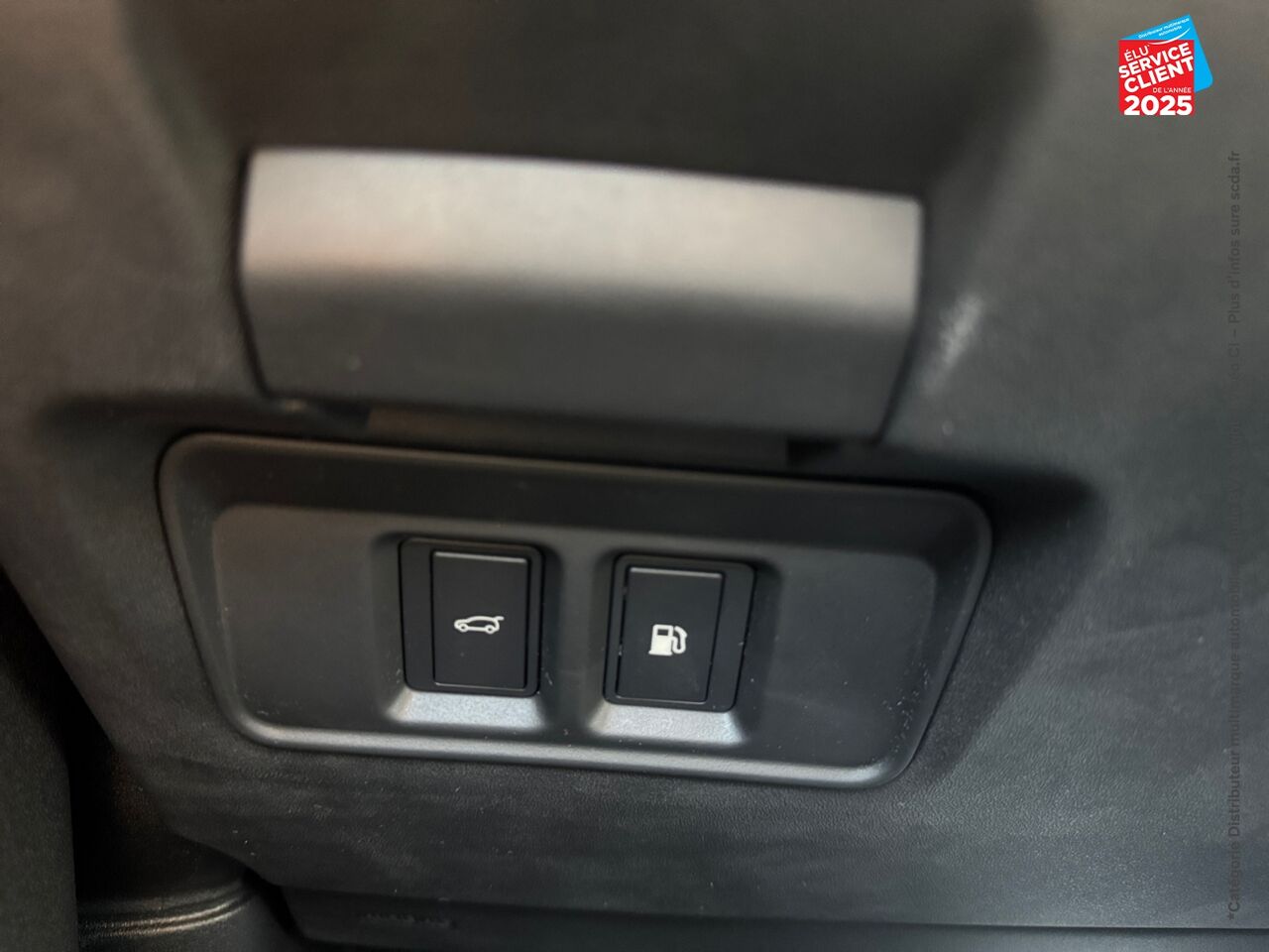 Véhicule d'occasion LAND-ROVER DISCOVERY SPORT 1.5 P300E 309CH DYNAMIC SE chez Toyota Verdun