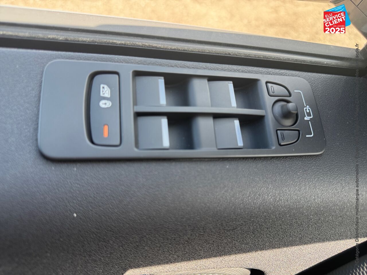 Véhicule d'occasion LAND-ROVER DISCOVERY SPORT 1.5 P300E 309CH DYNAMIC SE chez Toyota Verdun