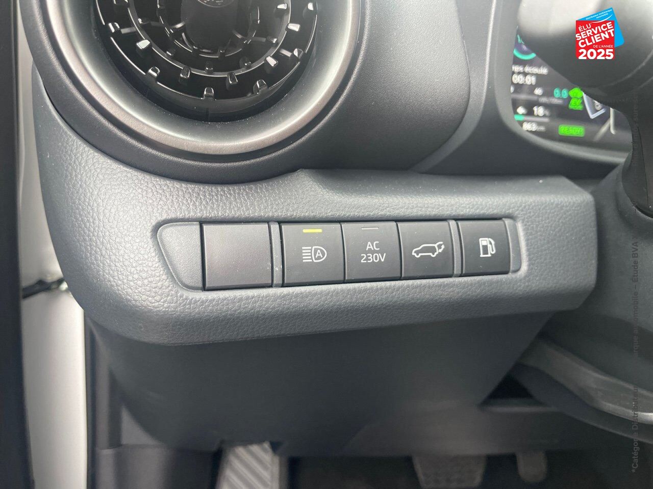 Véhicule neuf TOYOTA C-HR 2.0 HYBRIDE RECHARGEABLE 225CH COLLECTION NG23 chez Toyota Forbach