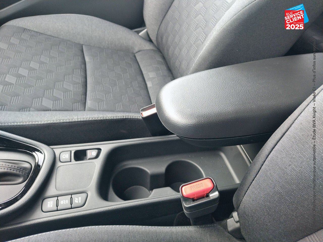Véhicule d'occasion TOYOTA YARIS 116H DESIGN 5P MC24 chez Toyota Forbach