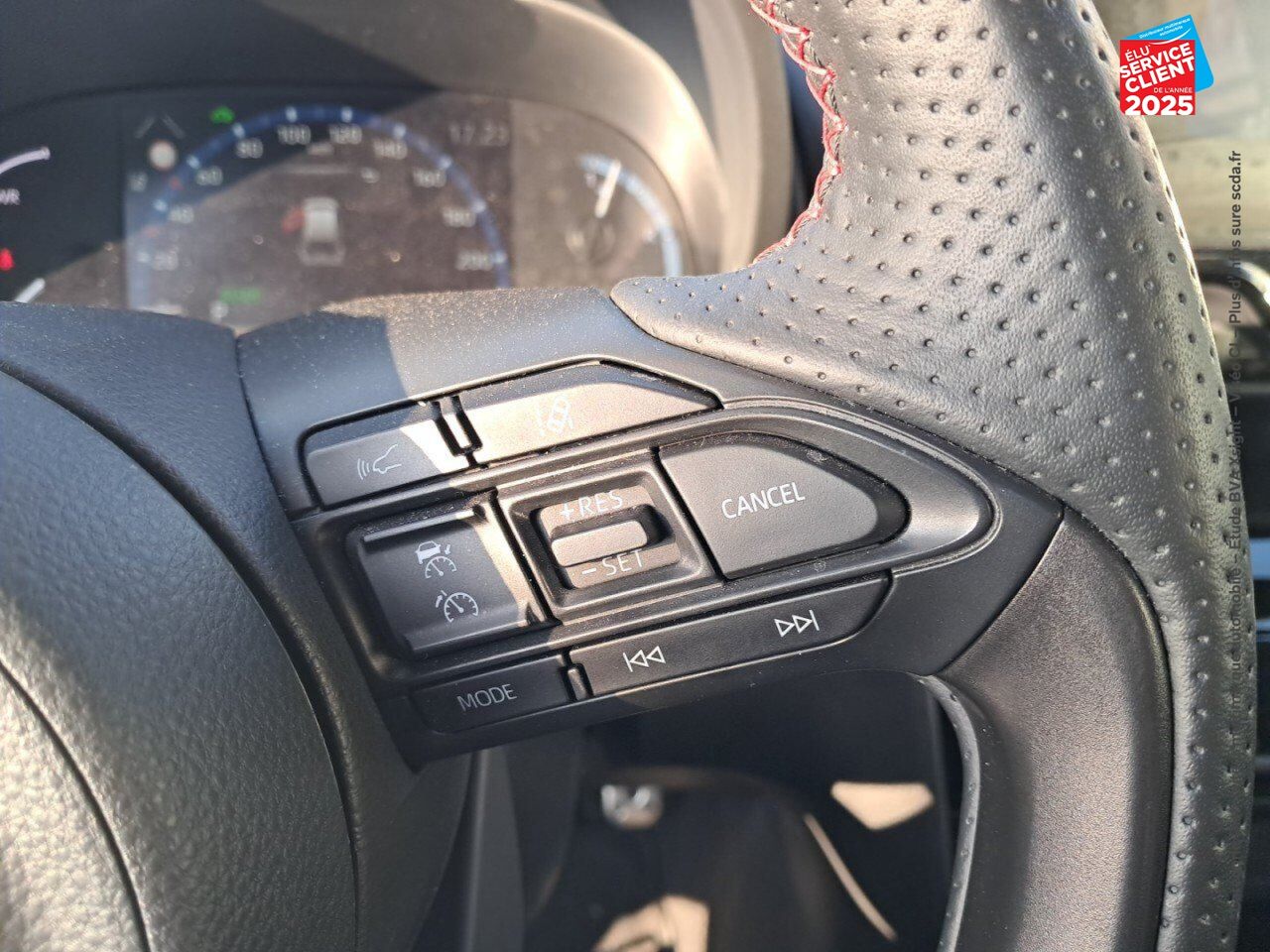Véhicule d'occasion TOYOTA YARIS CROSS 116H GR SPORT MY22 SIEGES CHAUF CARPLAY chez Toyota Thionville