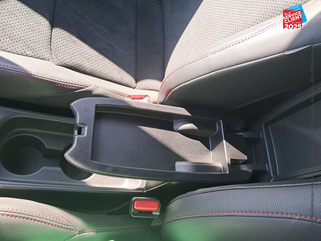 Véhicule d'occasion TOYOTA YARIS CROSS 116H GR SPORT MY22 SIEGES CHAUF CARPLAY chez Toyota Thionville