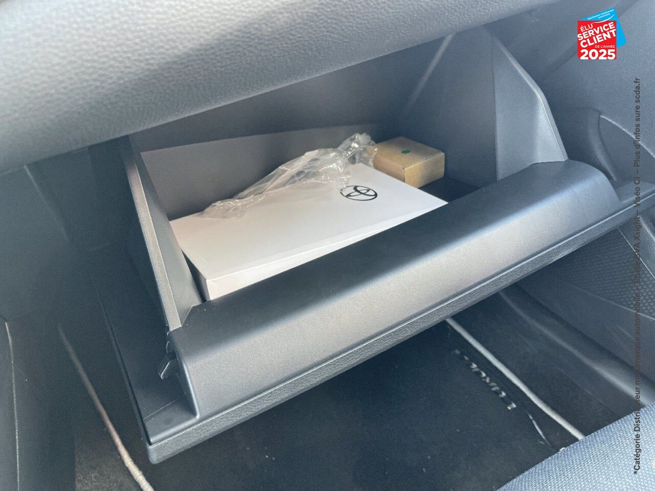 Véhicule d'occasion TOYOTA COROLLA TOURING SPT 1.8 140CH DESIGN MY23 SIEGES CHAUF CAMERA CARPLAY chez Toyota Saint Dizier