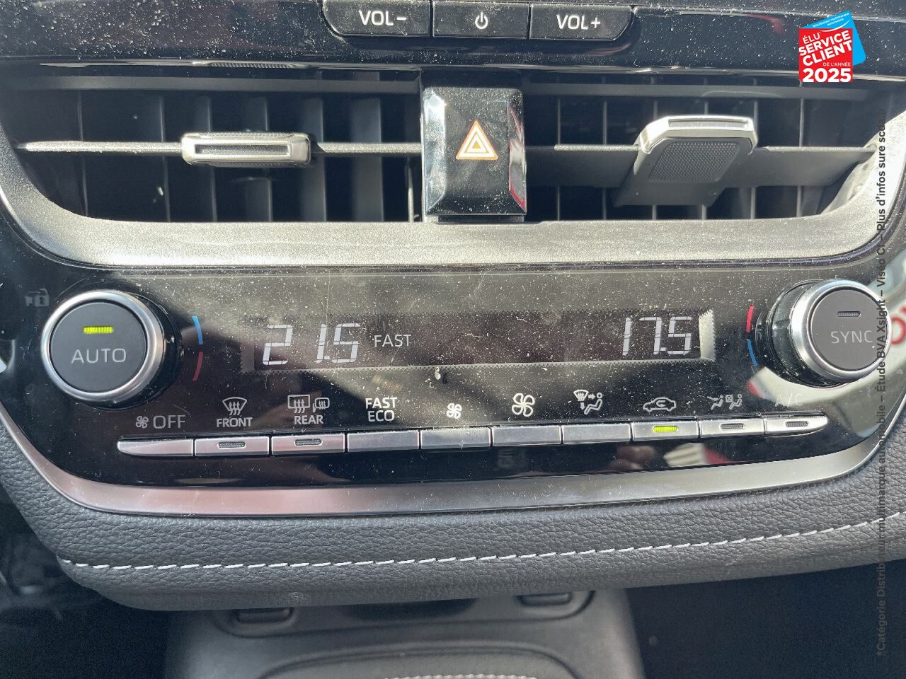 Véhicule d'occasion TOYOTA COROLLA TOURING SPT 1.8 140CH DESIGN MY23 SIEGES CHAUF CAMERA CARPLAY chez Toyota Saint Dizier