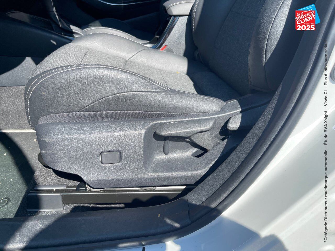 Véhicule d'occasion TOYOTA COROLLA TOURING SPT 1.8 140CH DESIGN MY23 SIEGES CHAUF CAMERA CARPLAY chez Toyota Saint Dizier