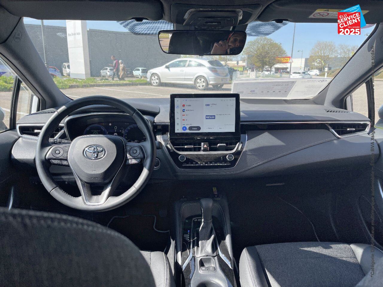 Véhicule d'occasion TOYOTA COROLLA TOURING SPT 1.8 140CH DESIGN MY23 SIEGES CHAUF CAMERA CARPLAY chez Toyota Saint Dizier