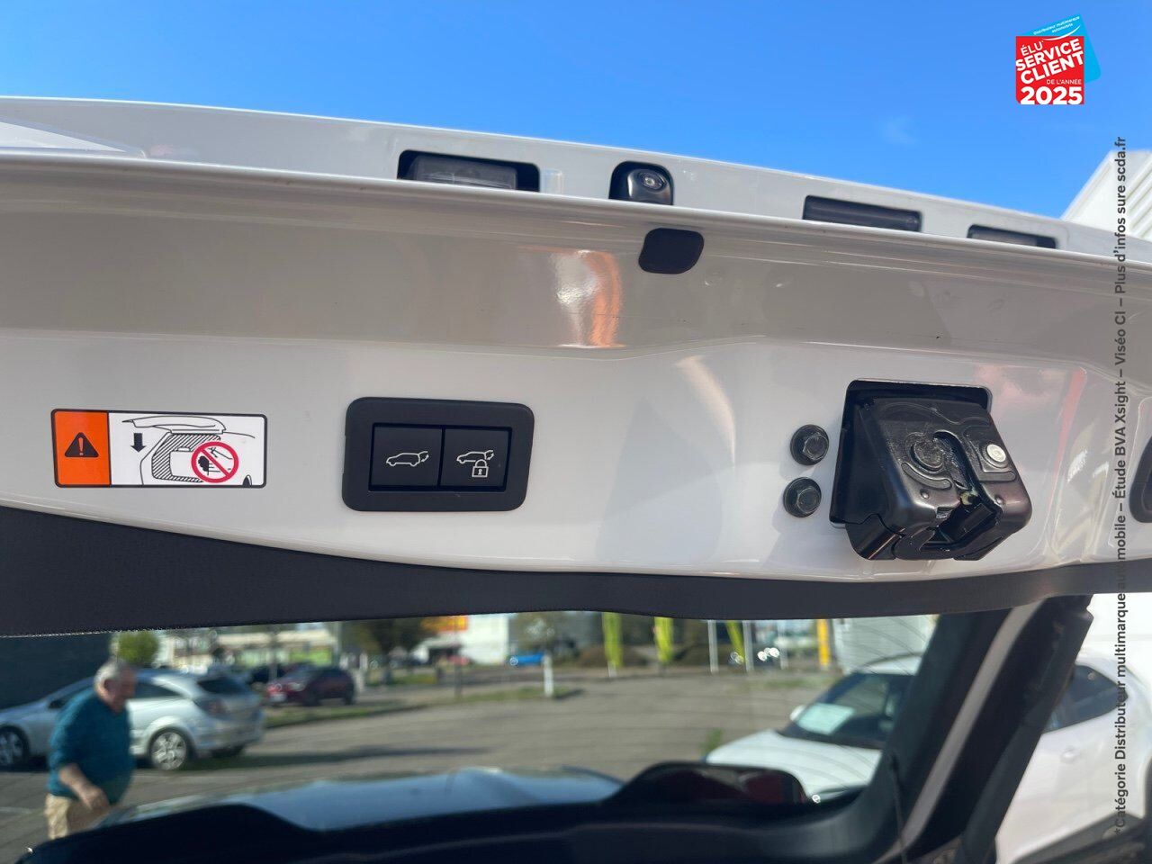 Véhicule d'occasion TOYOTA C-HR 2.0 HYBRIDE RECHARGEABLE 225CH GR SPORT NG23 SIEGES CHAUF VOLANT CHAUF GPS CAMERA chez Toyota Longwy