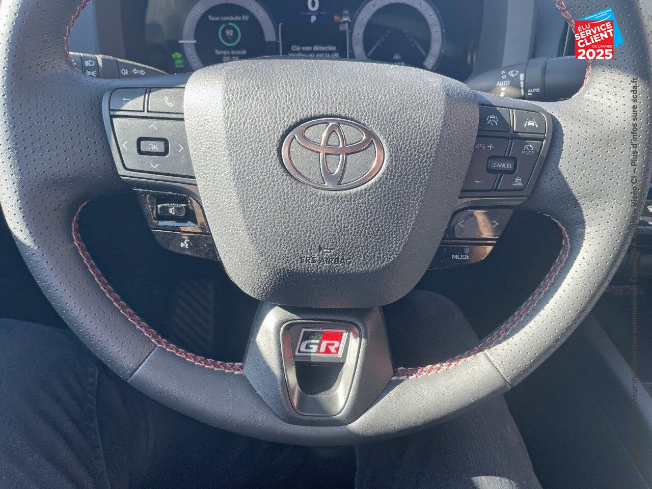 Véhicule d'occasion TOYOTA C-HR 2.0 HYBRIDE RECHARGEABLE 225CH GR SPORT NG23 SIEGES CHAUF VOLANT CHAUF GPS CAMERA chez Toyota Longwy