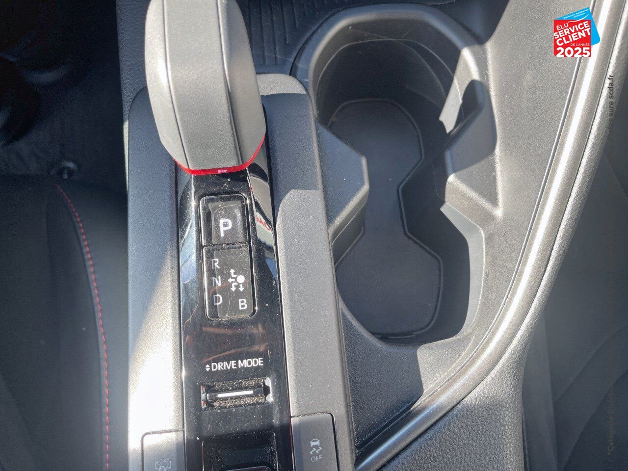 Véhicule d'occasion TOYOTA C-HR 2.0 HYBRIDE RECHARGEABLE 225CH GR SPORT NG23 SIEGES CHAUF VOLANT CHAUF GPS CAMERA chez Toyota Longwy