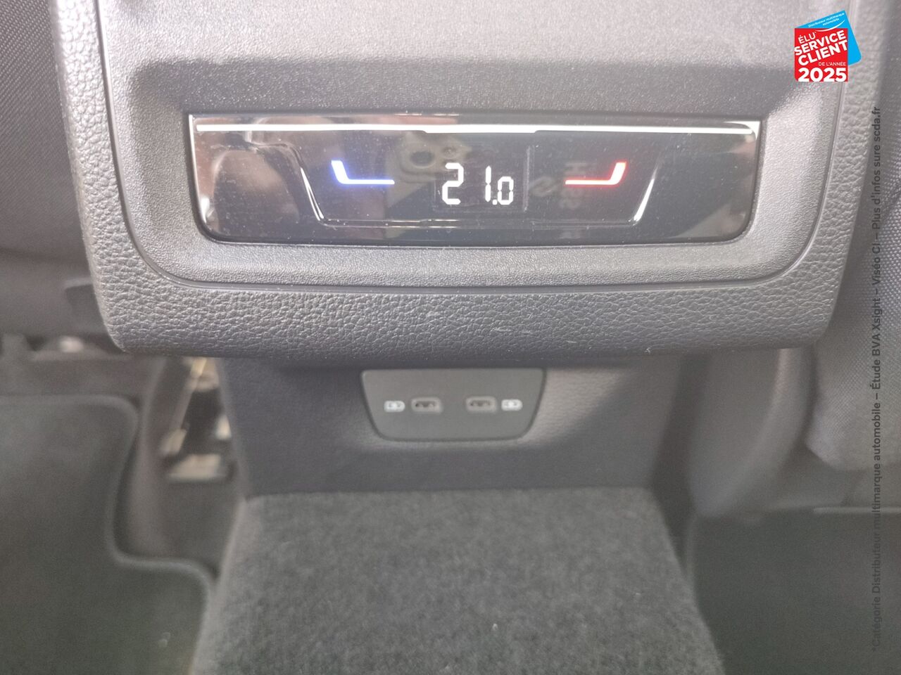 chez Peugeot Sedan