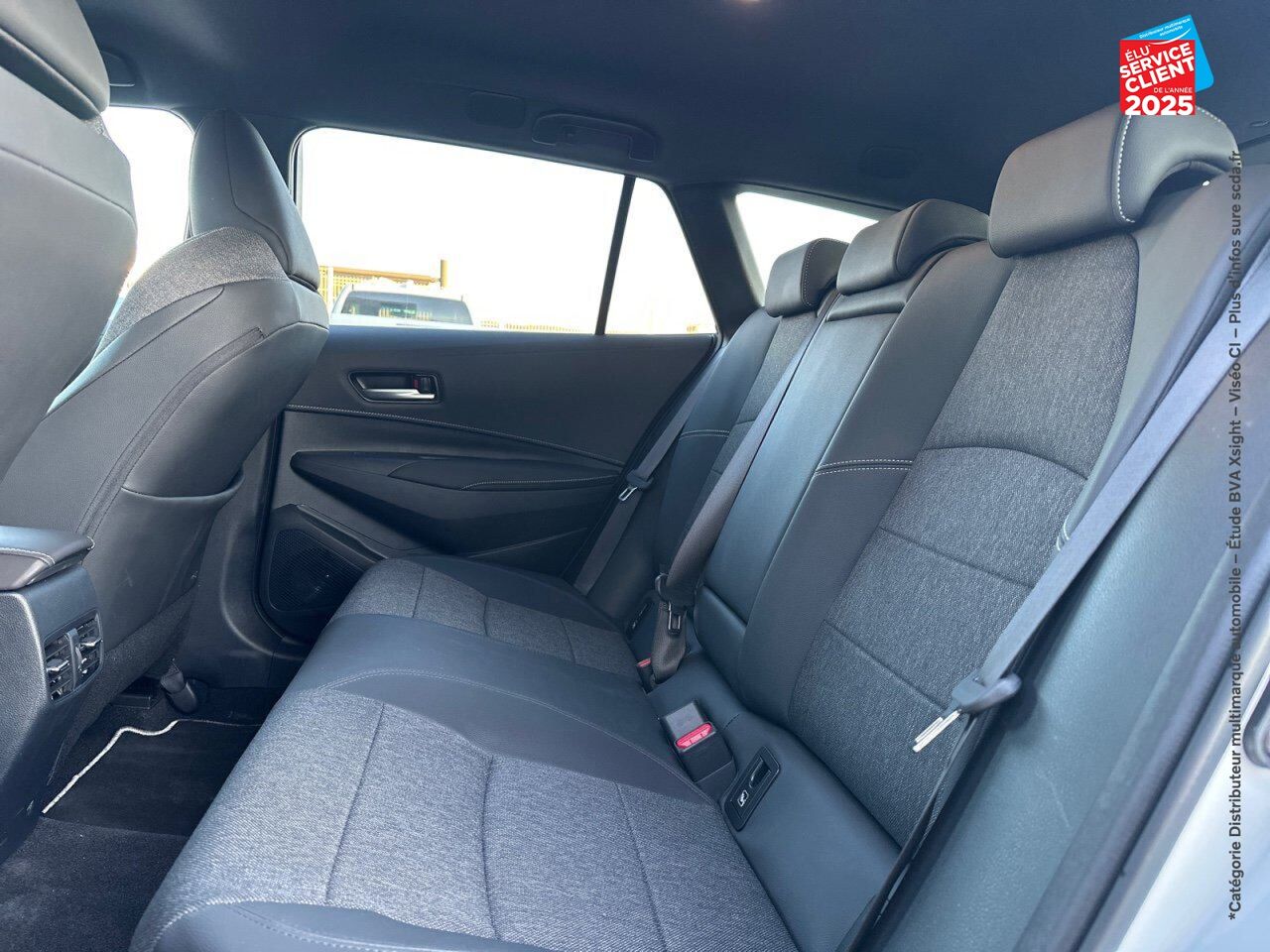 Véhicule d'occasion TOYOTA COROLLA TOURING SPT 1.8 140CH DESIGN MY24 SIEGES CHAUF CAMERA CARPLAY chez Toyota Longwy