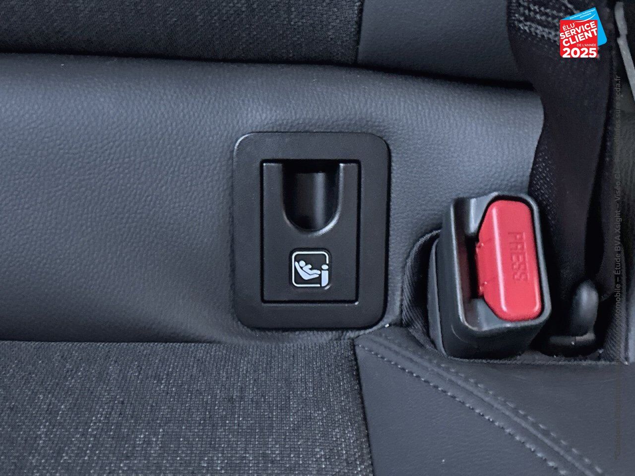 Véhicule d'occasion TOYOTA COROLLA TOURING SPT 1.8 140CH DESIGN MY24 SIEGES CHAUF CAMERA CARPLAY chez Toyota Longwy