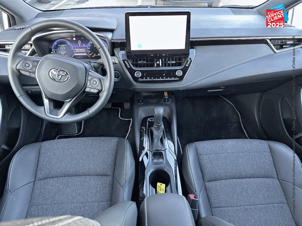 Véhicule d'occasion TOYOTA COROLLA TOURING SPT 1.8 140CH DESIGN MY24 SIEGES CHAUF CAMERA CARPLAY chez Toyota Longwy