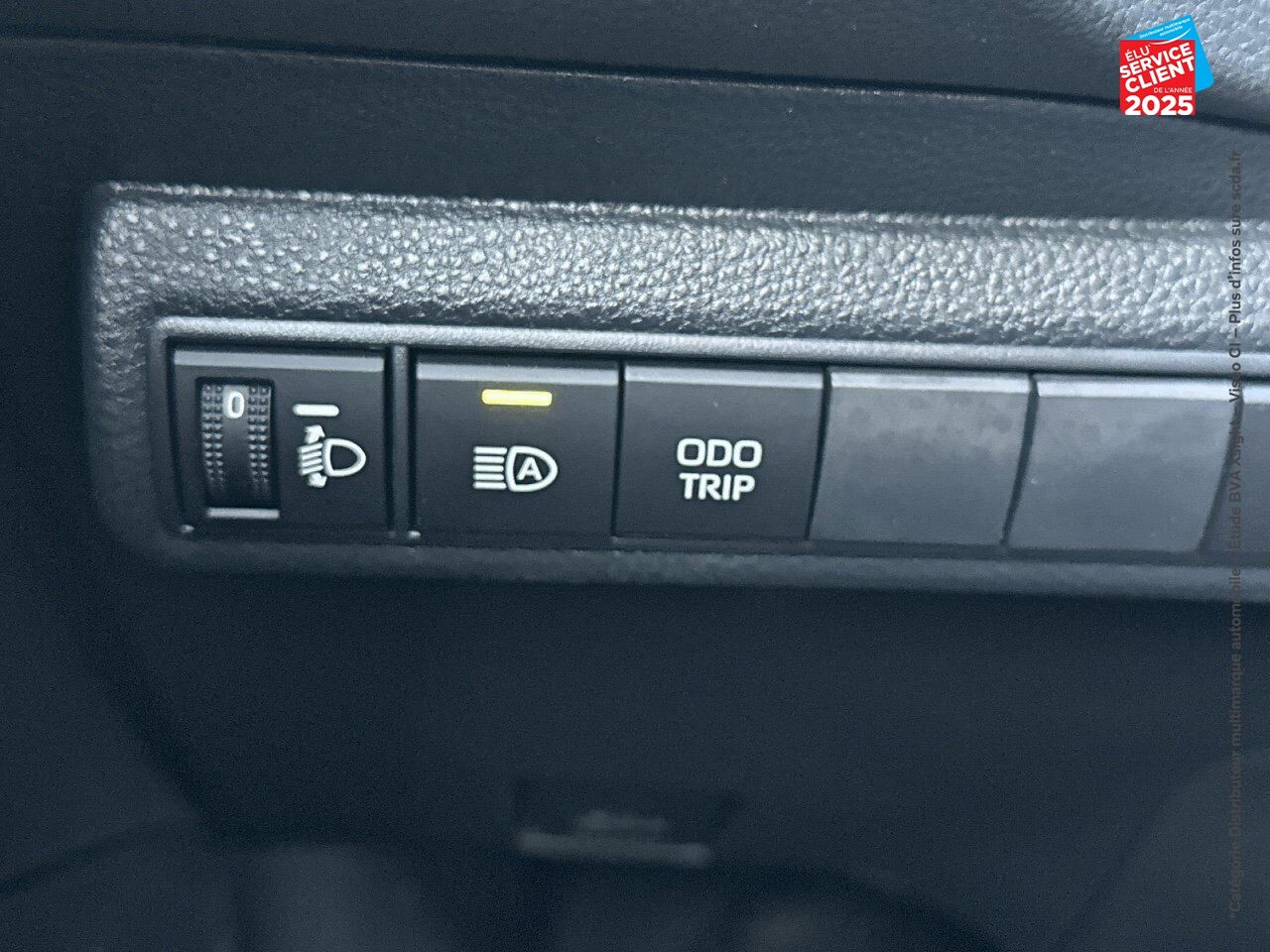 Véhicule d'occasion TOYOTA COROLLA TOURING SPT 1.8 140CH DESIGN MY24 SIEGES CHAUF CAMERA CARPLAY chez Toyota Longwy