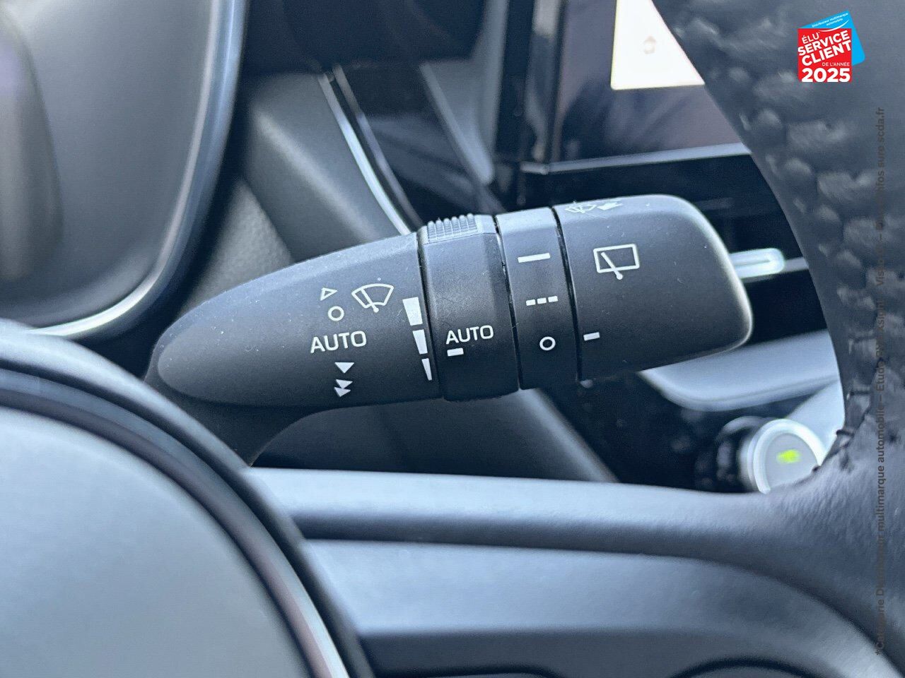 Véhicule d'occasion TOYOTA COROLLA TOURING SPT 1.8 140CH DESIGN MY24 SIEGES CHAUF CAMERA CARPLAY chez Toyota Longwy
