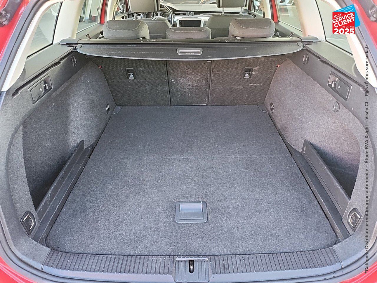 Véhicule d'occasion VOLKSWAGEN PASSAT SW 1.6 TDI 120CH BUSINESS DSG7 SIEGES CHAUF GPS CAMERA chez Peugeot Hirson