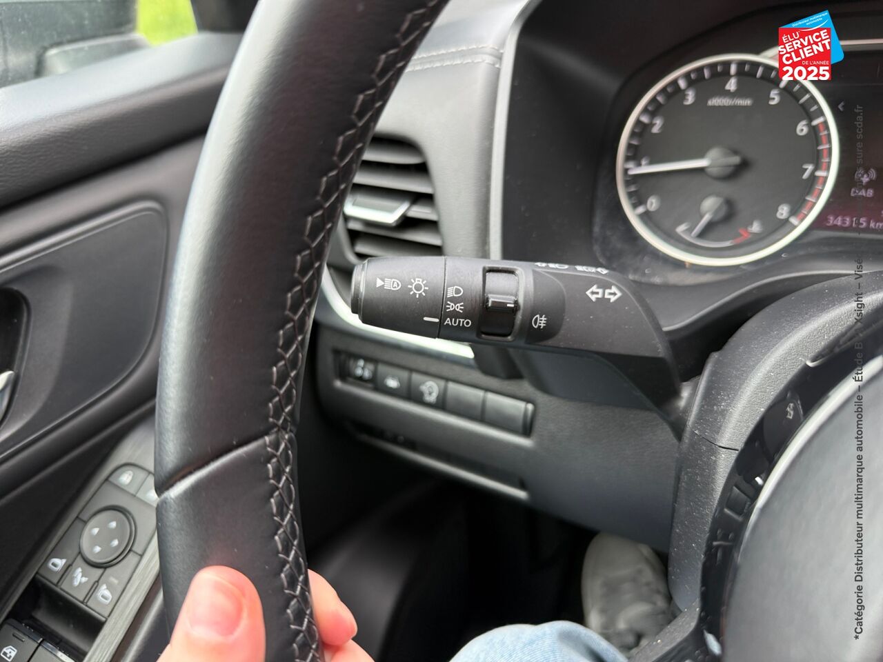 Véhicule d'occasion NISSAN QASHQAI 1.3 MILD HYBRID 140CH BUSINESS EDITION CAMERA chez Toyota Thionville