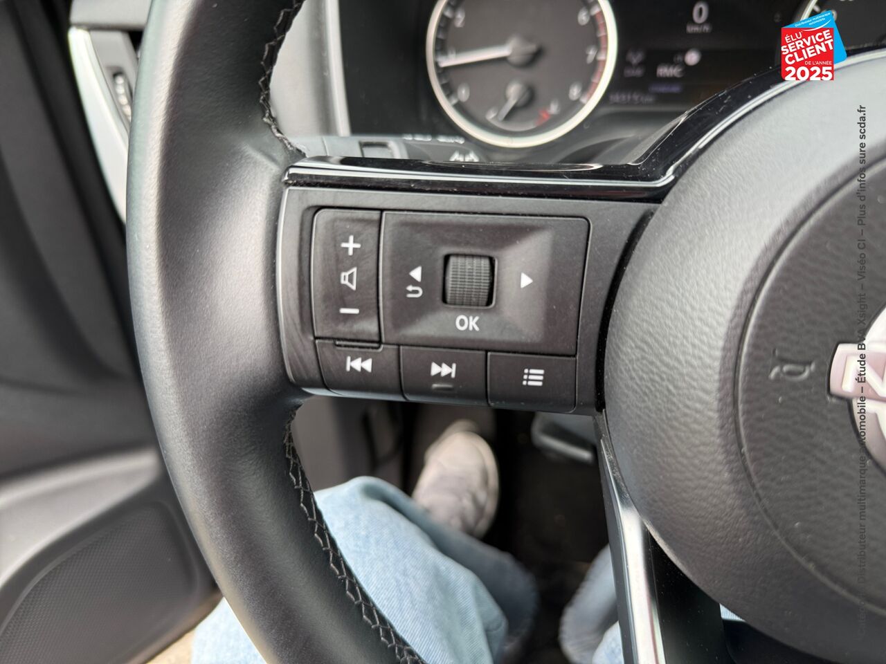 Véhicule d'occasion NISSAN QASHQAI 1.3 MILD HYBRID 140CH BUSINESS EDITION CAMERA chez Toyota Thionville