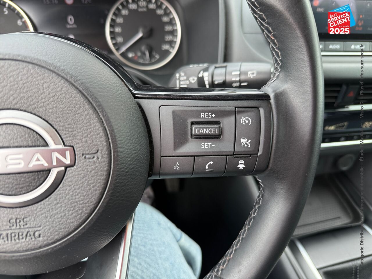 Véhicule d'occasion NISSAN QASHQAI 1.3 MILD HYBRID 140CH BUSINESS EDITION CAMERA chez Toyota Thionville