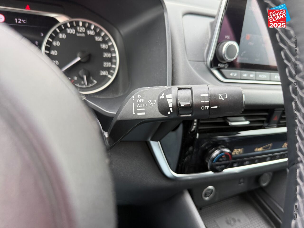 Véhicule d'occasion NISSAN QASHQAI 1.3 MILD HYBRID 140CH BUSINESS EDITION CAMERA chez Toyota Thionville