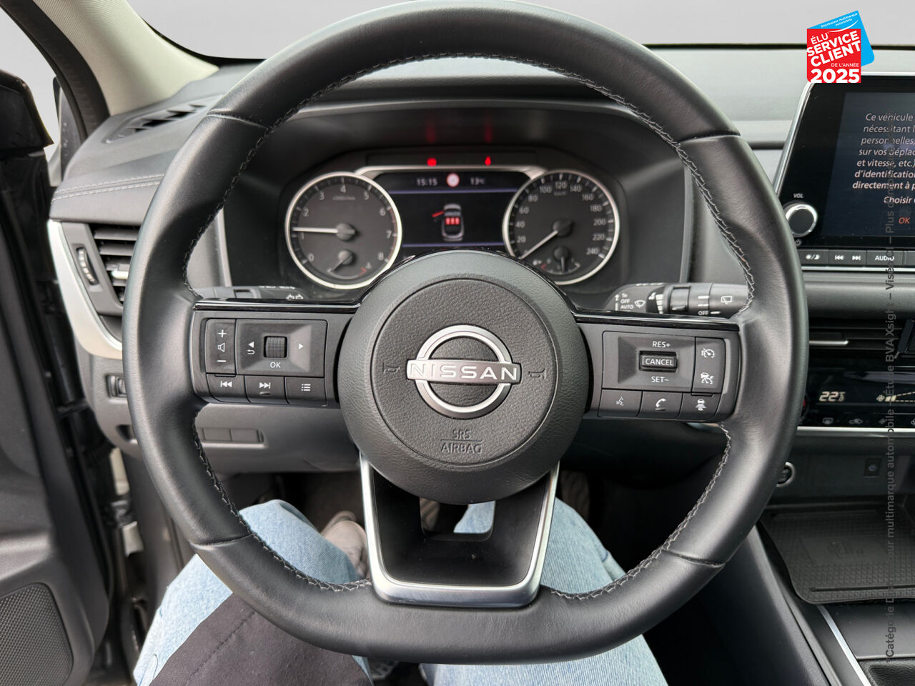 Véhicule d'occasion NISSAN QASHQAI 1.3 MILD HYBRID 140CH BUSINESS EDITION CAMERA chez Toyota Thionville