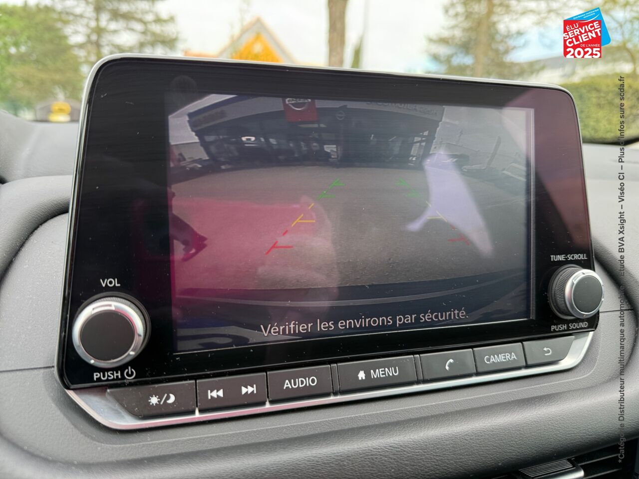 Véhicule d'occasion NISSAN QASHQAI 1.3 MILD HYBRID 140CH BUSINESS EDITION CAMERA chez Toyota Thionville