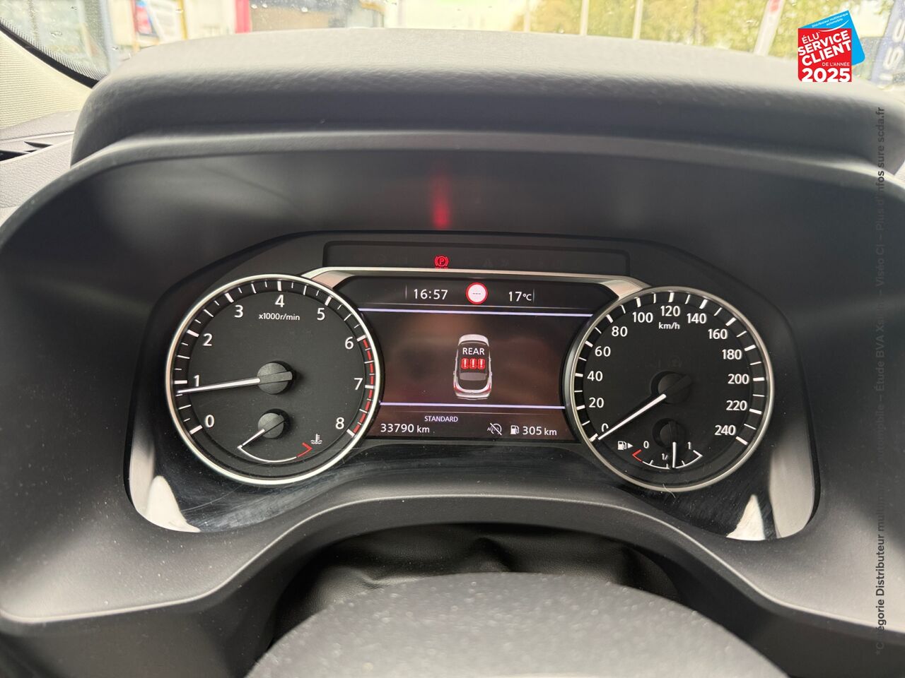 Véhicule d'occasion NISSAN QASHQAI 1.3 MILD HYBRID 140CH BUSINESS EDITION CAMERA chez Toyota Verdun