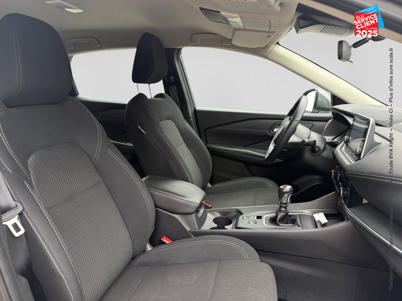 Véhicule d'occasion NISSAN QASHQAI 1.3 MILD HYBRID 140CH BUSINESS EDITION CAMERA chez Toyota Verdun