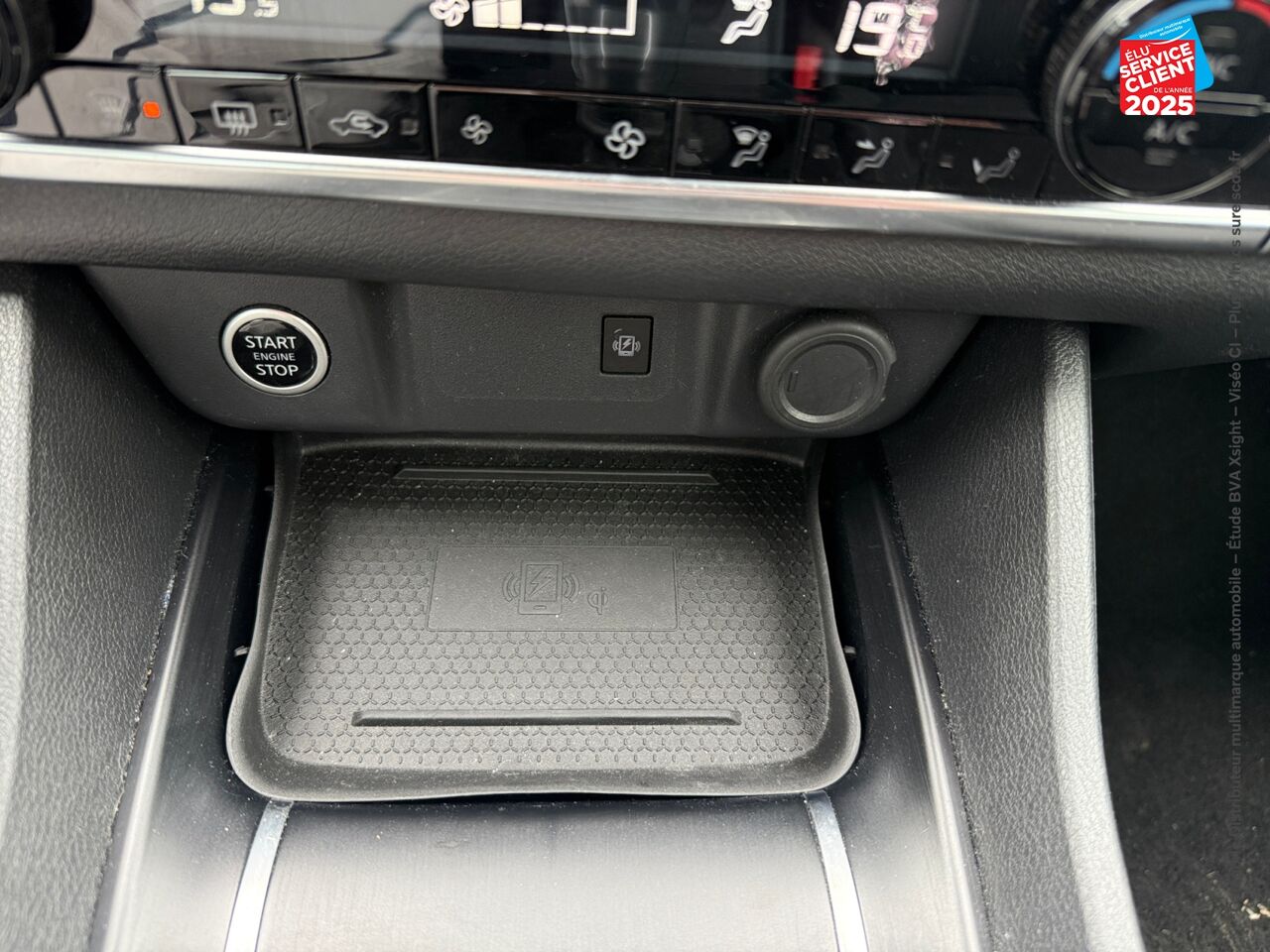 Véhicule d'occasion NISSAN QASHQAI 1.3 MILD HYBRID 140CH BUSINESS EDITION CAMERA chez Toyota Verdun
