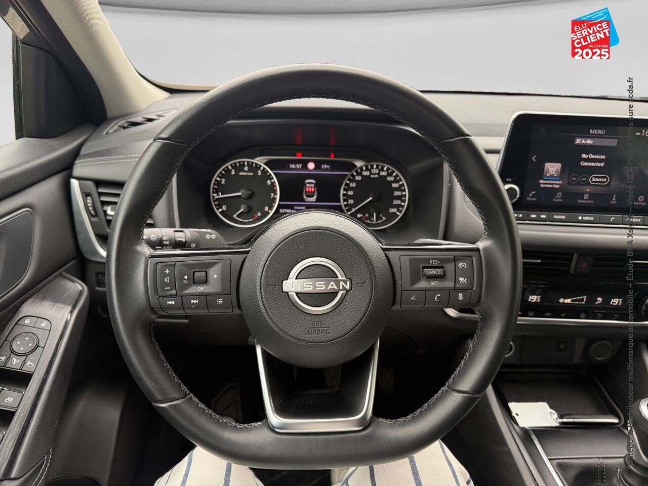 Véhicule d'occasion NISSAN QASHQAI 1.3 MILD HYBRID 140CH BUSINESS EDITION CAMERA chez Toyota Verdun