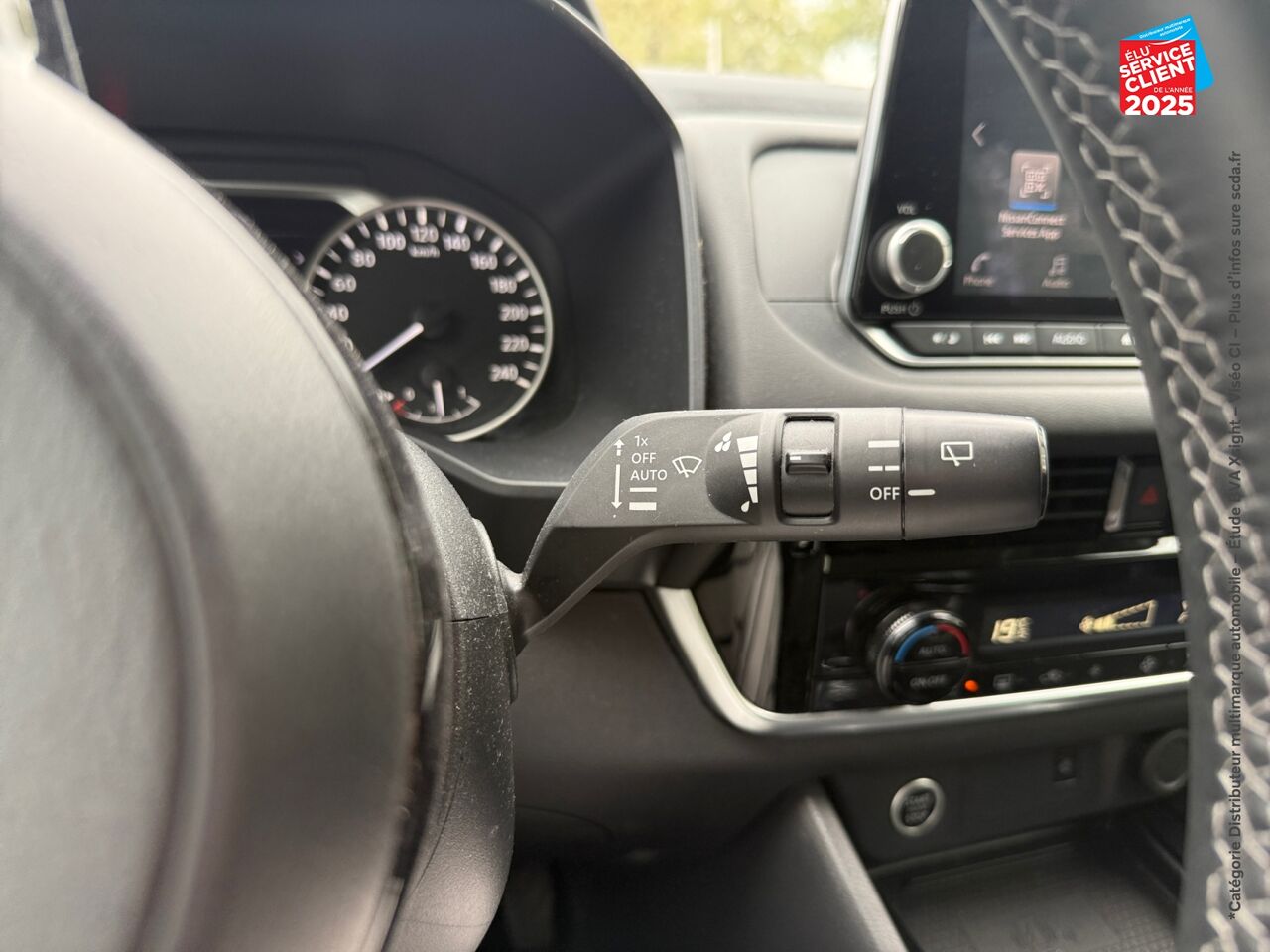 Véhicule d'occasion NISSAN QASHQAI 1.3 MILD HYBRID 140CH BUSINESS EDITION CAMERA chez Toyota Verdun