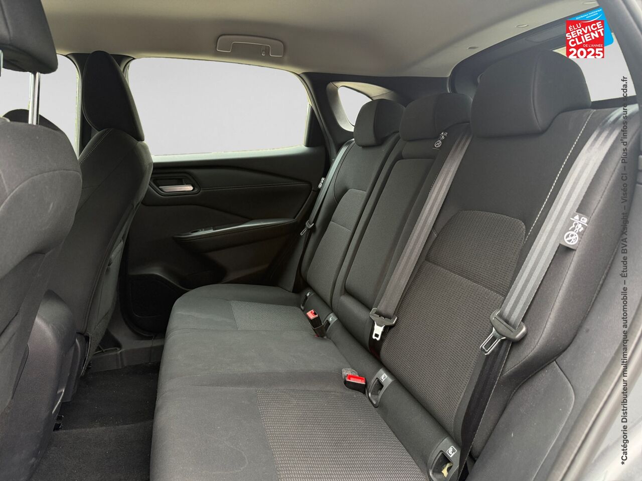 Véhicule d'occasion NISSAN QASHQAI 1.3 MILD HYBRID 140CH BUSINESS EDITION CAMERA chez Toyota Verdun