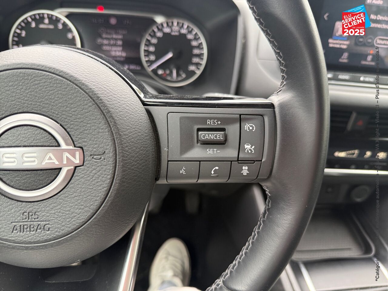 Véhicule d'occasion NISSAN QASHQAI 1.3 MILD HYBRID 140CH BUSINESS EDITION CAMERA chez Toyota Verdun
