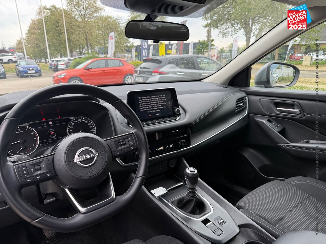 Véhicule d'occasion NISSAN QASHQAI 1.3 MILD HYBRID 140CH BUSINESS EDITION CAMERA chez Toyota Verdun