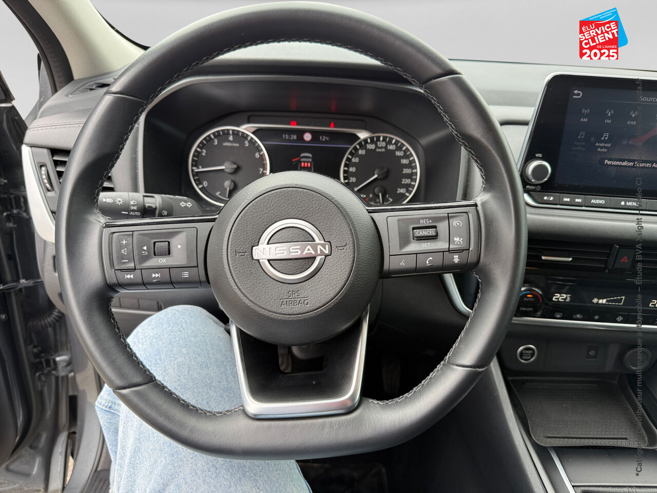 Véhicule d'occasion NISSAN QASHQAI 1.3 MILD HYBRID 140CH BUSINESS EDITION CAMERA chez Toyota Bar le Duc