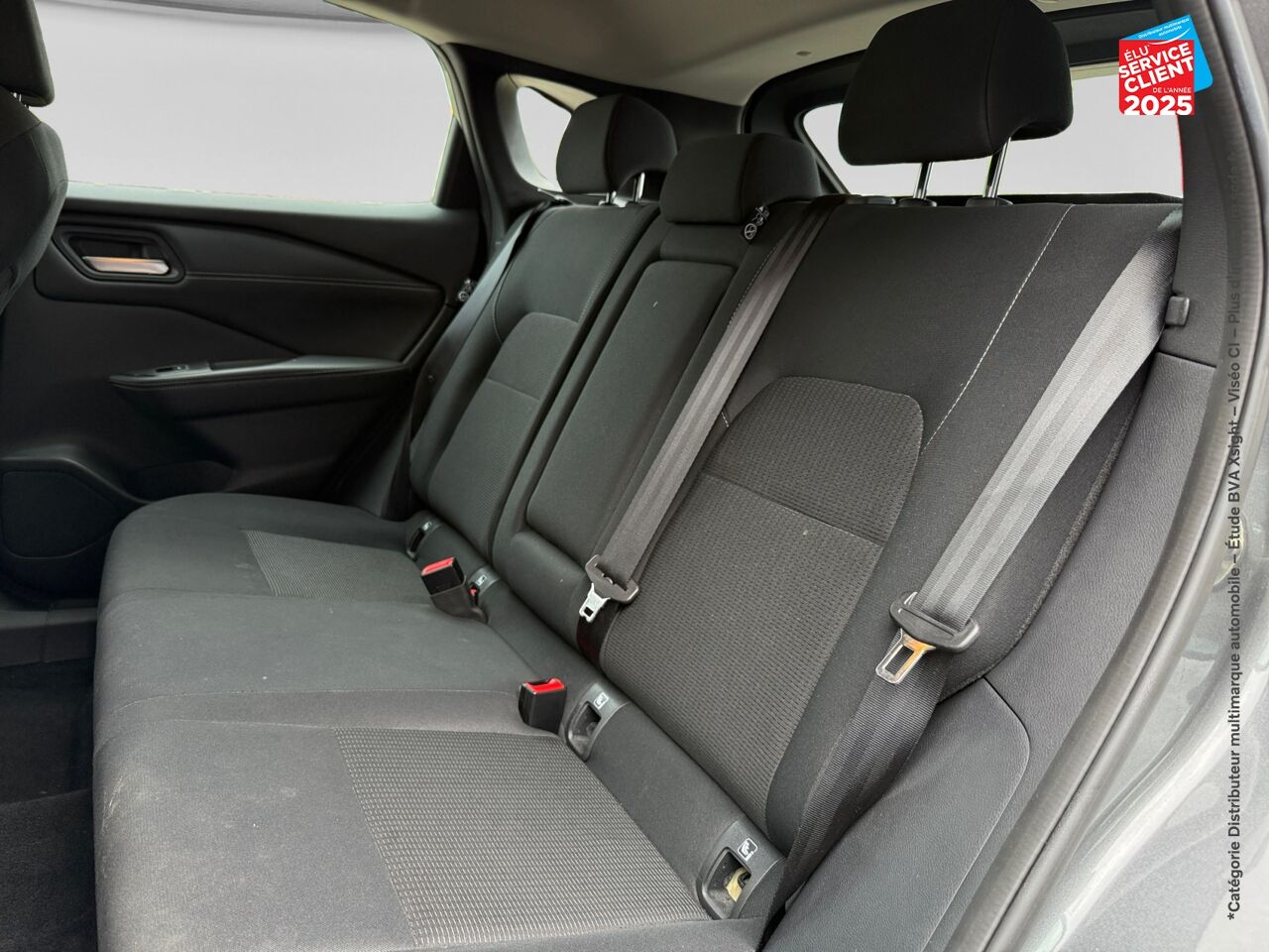 Véhicule d'occasion NISSAN QASHQAI 1.3 MILD HYBRID 140CH BUSINESS EDITION CAMERA chez Toyota Bar le Duc