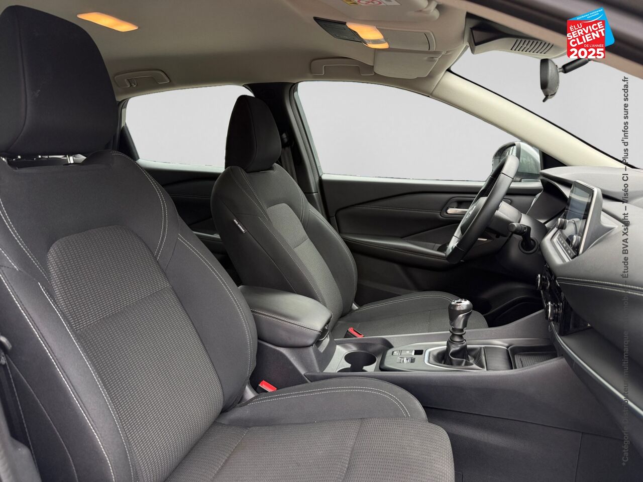 Véhicule d'occasion NISSAN QASHQAI 1.3 MILD HYBRID 140CH BUSINESS EDITION CAMERA chez Toyota Bar le Duc