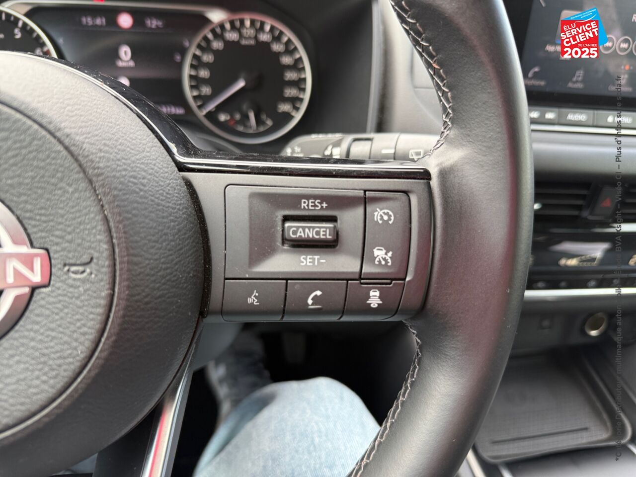 Véhicule d'occasion NISSAN QASHQAI 1.3 MILD HYBRID 140CH BUSINESS EDITION chez Toyota Bar le Duc