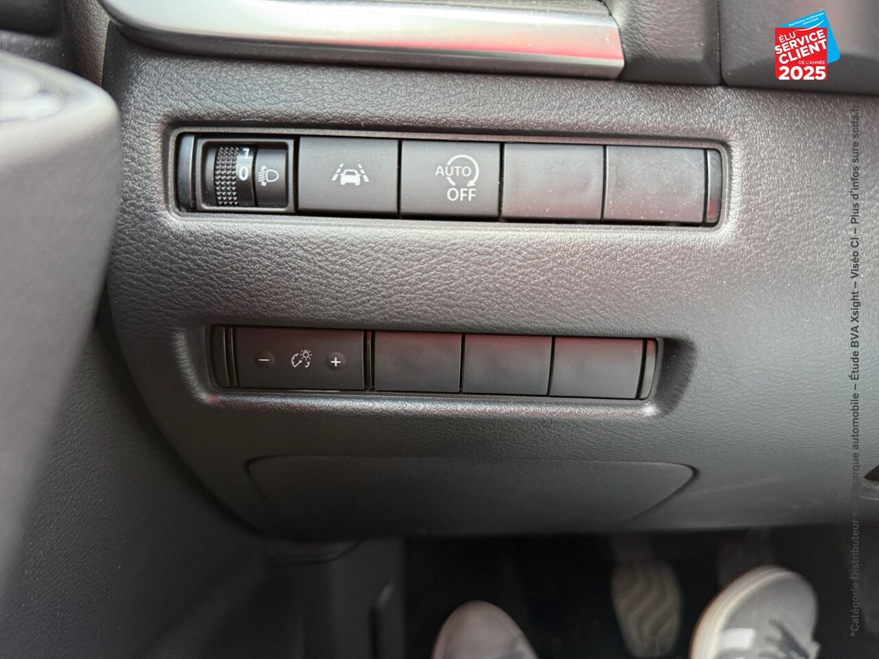 Véhicule d'occasion NISSAN QASHQAI 1.3 MILD HYBRID 140CH BUSINESS EDITION chez Toyota Bar le Duc