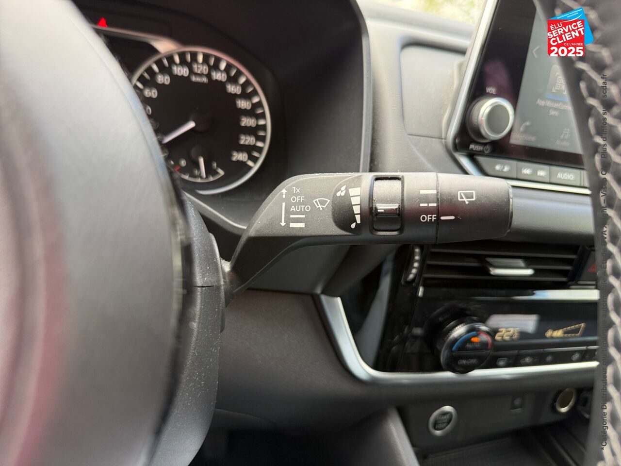 Véhicule d'occasion NISSAN QASHQAI 1.3 MILD HYBRID 140CH BUSINESS EDITION chez Toyota Bar le Duc