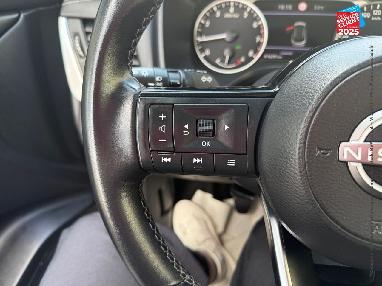 Véhicule d'occasion NISSAN QASHQAI 1.3 MILD HYBRID 140CH BUSINESS EDITION chez Nissan Juke occasion