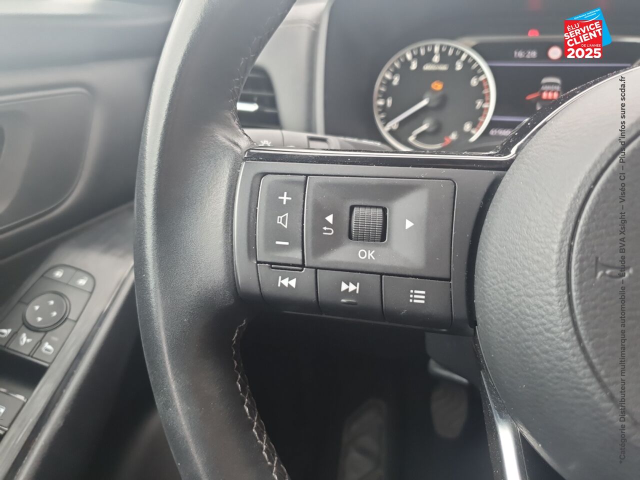Véhicule d'occasion NISSAN QASHQAI 1.3 MILD HYBRID 140CH BUSINESS EDITION chez Renault Saint-Louis